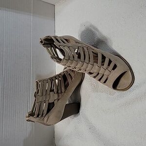 G by Guess Gladiator Peep Toe Sandals Size 6.5